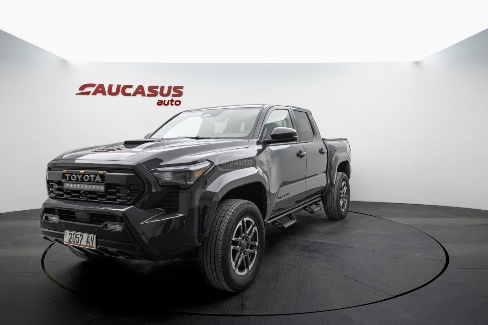 Toyota Tacoma 2024 — photo 2
