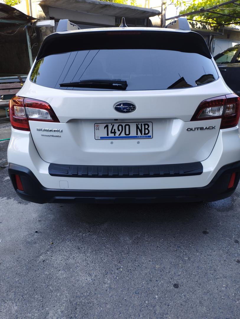 Subaru Outback 2018 — photo 2