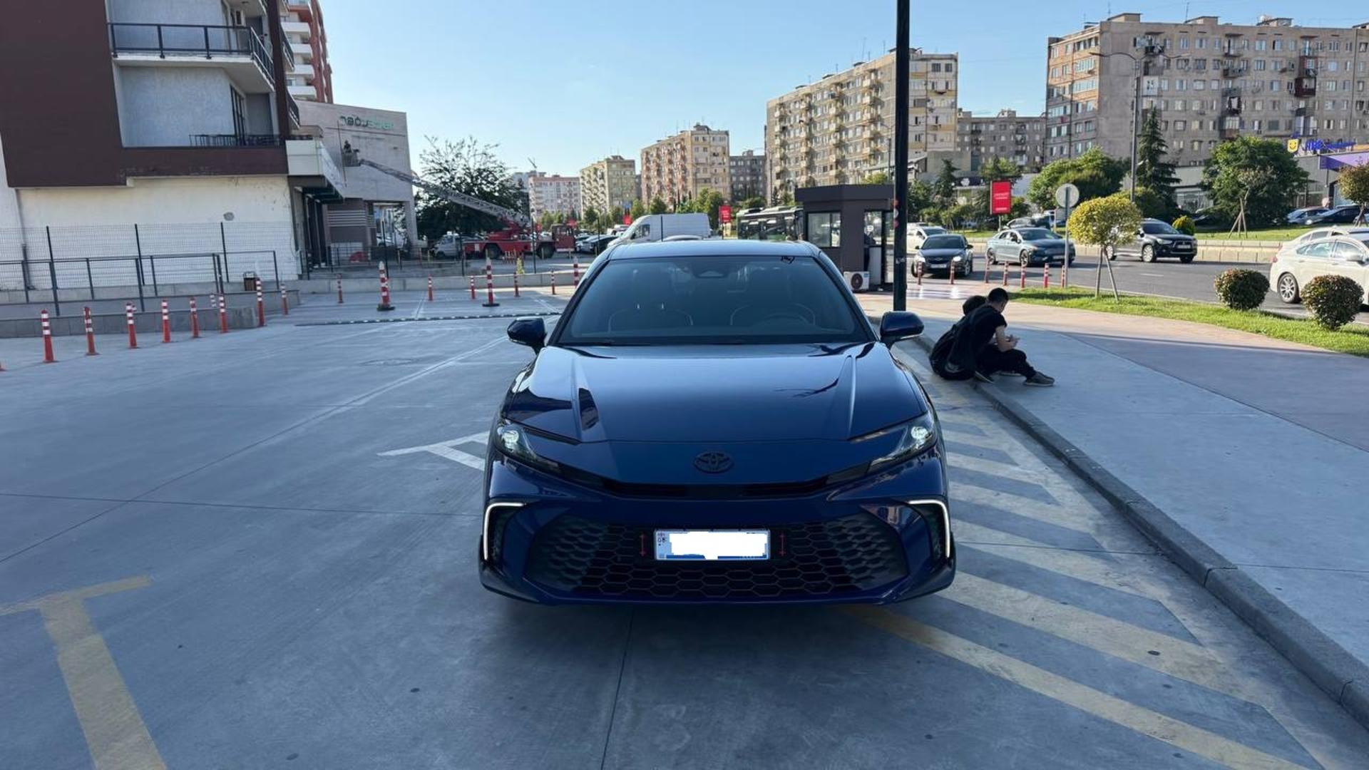 Toyota Camry 2024 — photo 2