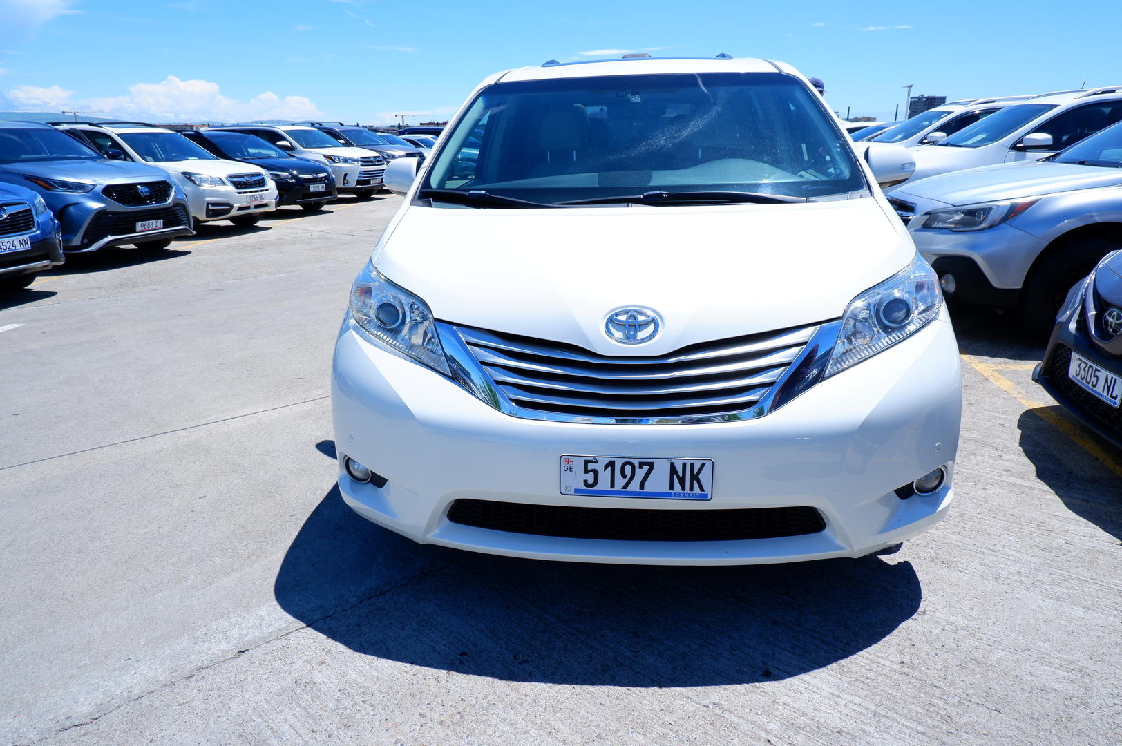 Toyota Sienna 2013 — photo 2