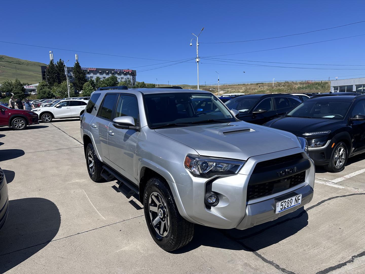 Toyota 4Runner 2023 — photo 2