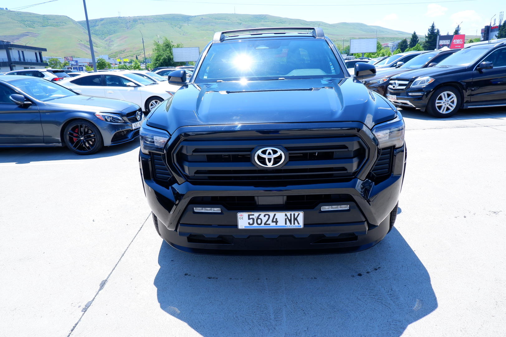 Toyota Tacoma 2024 — photo 2
