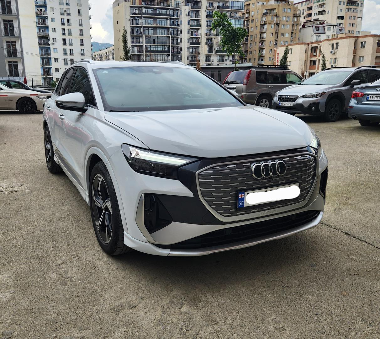 Audi e-tron 2023 — photo 2