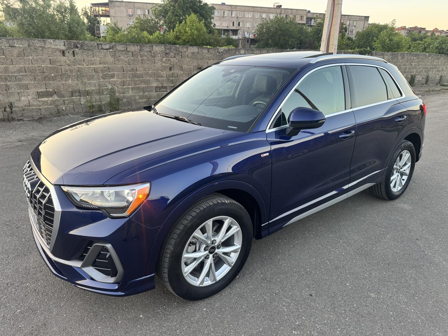 Audi Q3 2022 — photo 2