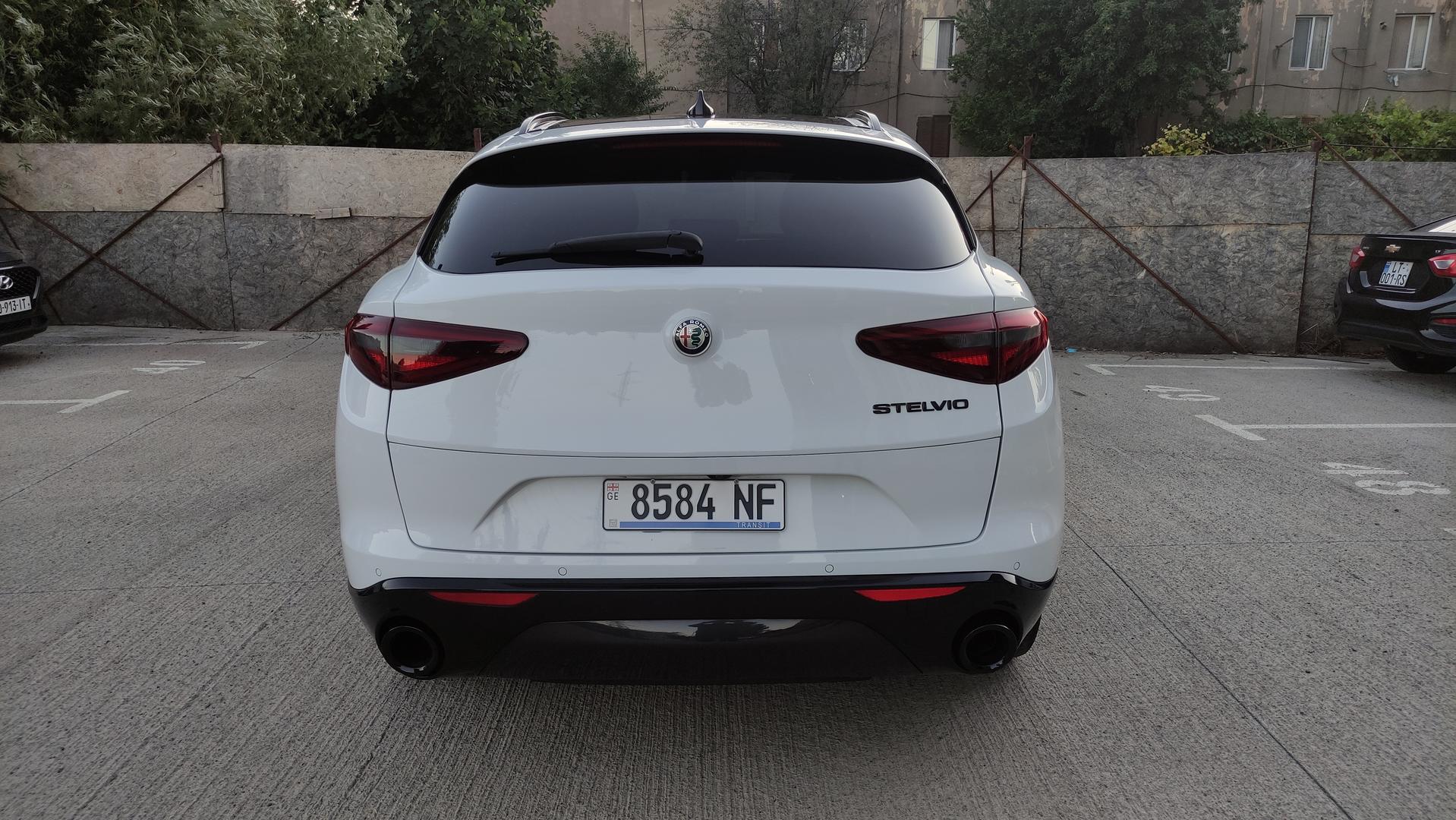 Alfa Romeo Stelvio 2022 — photo 2