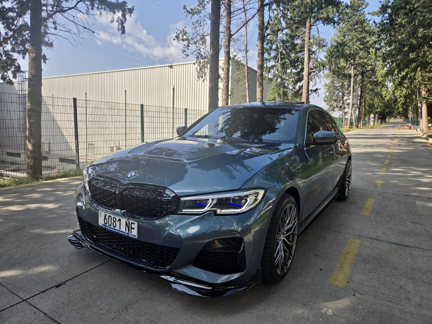 BMW 330 2020 — photo 2