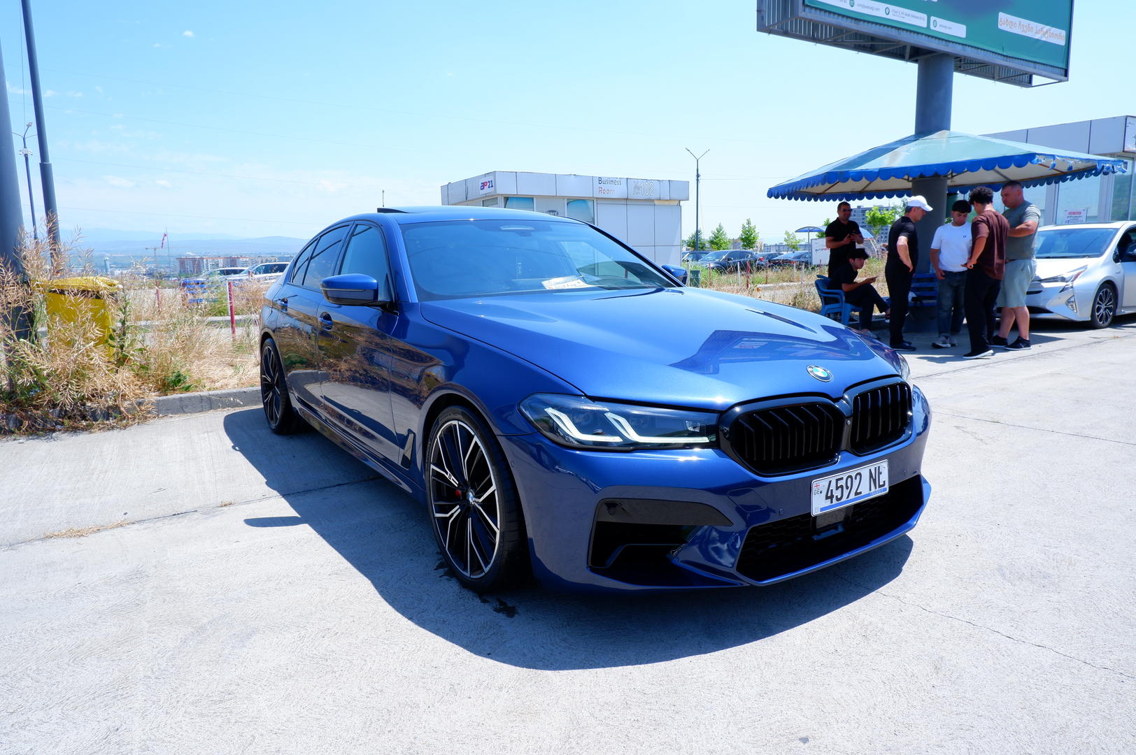 BMW 550 2021 — photo 2
