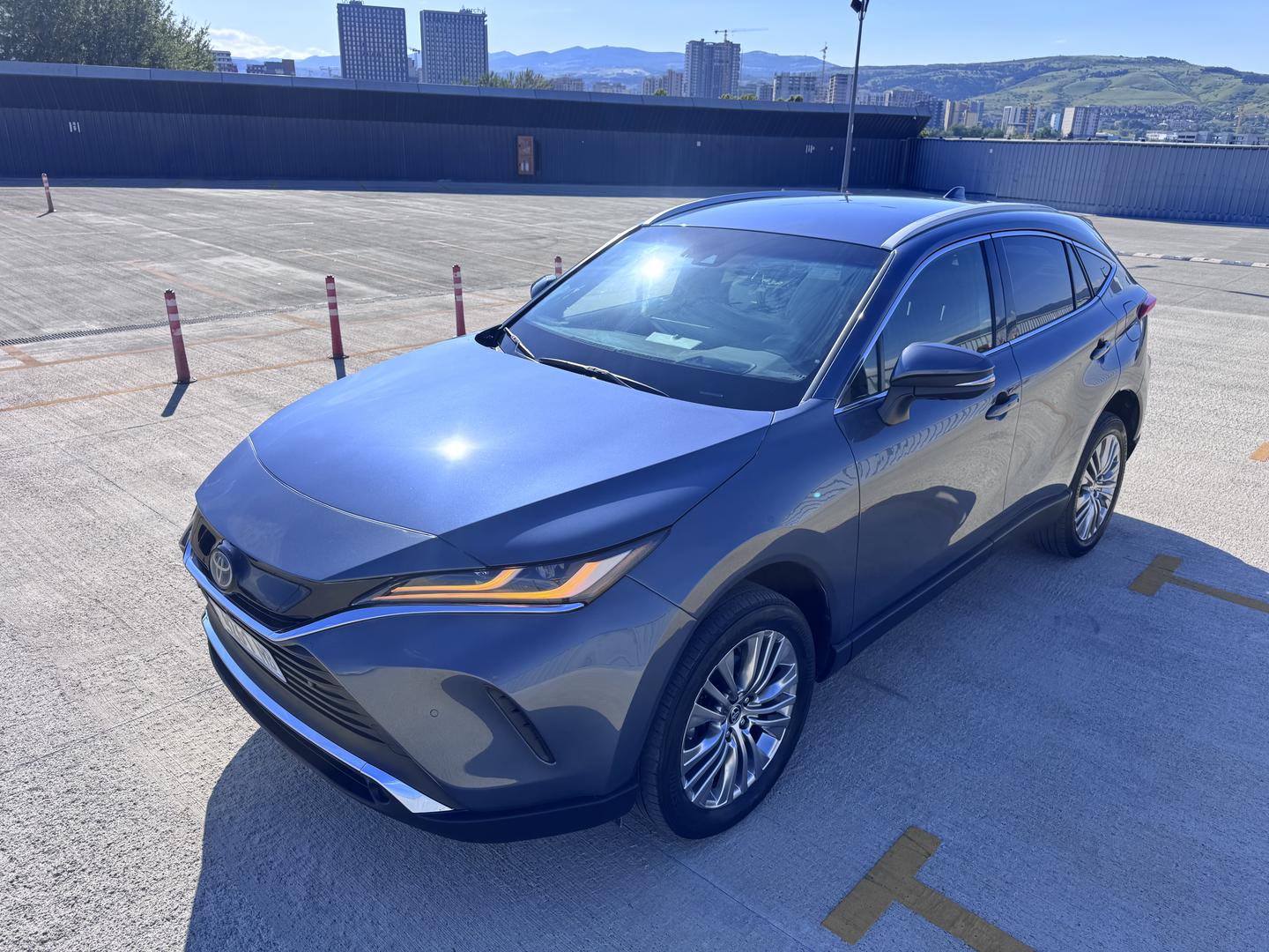 Toyota Venza 2021 — photo 2