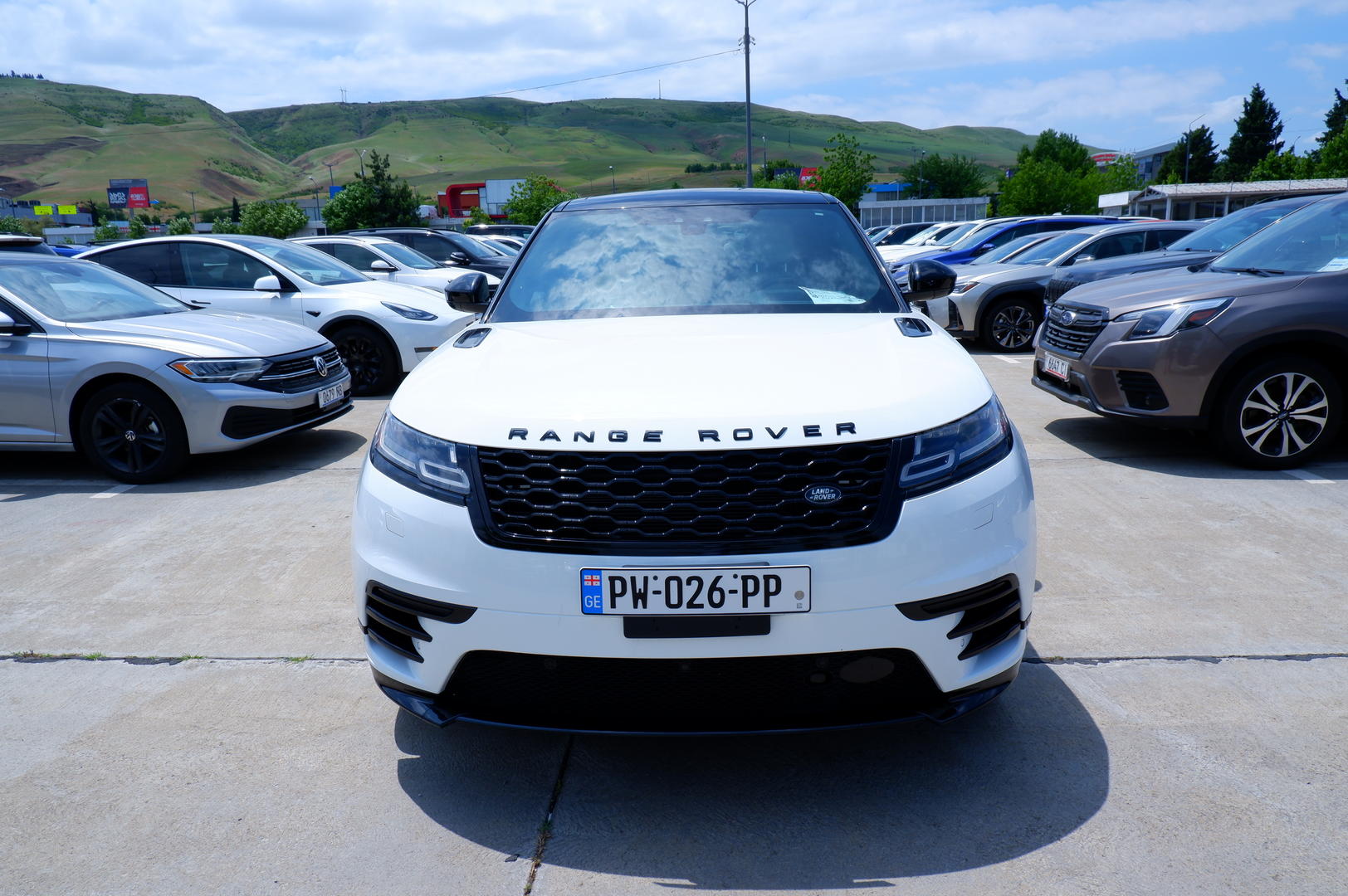 Land Rover Range Rover Velar 2020 — photo 2