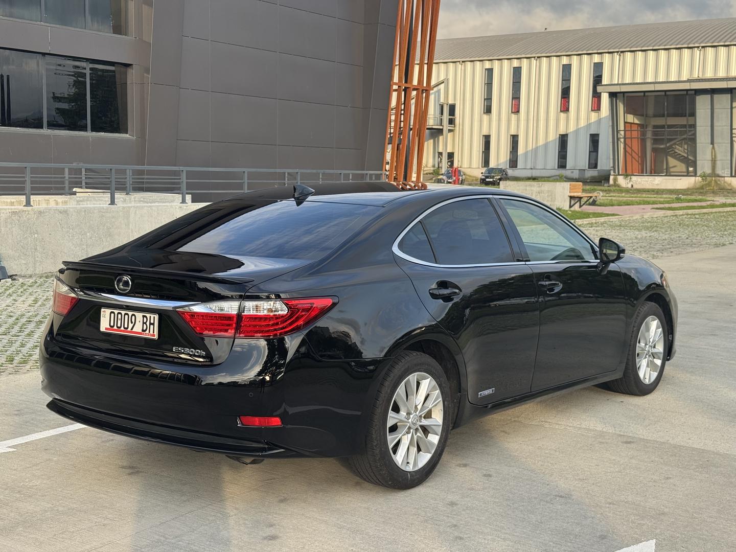 Lexus ES 300 2014 — photo 2