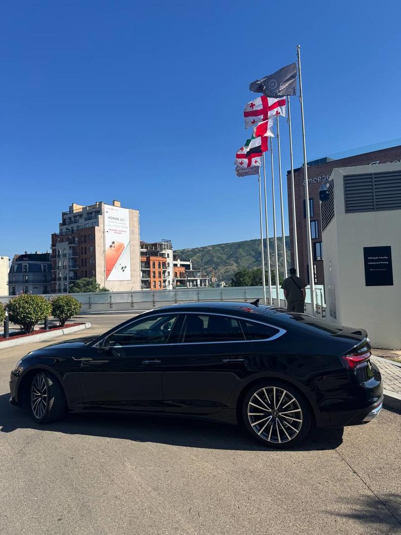 Audi A5 2021 — photo 2
