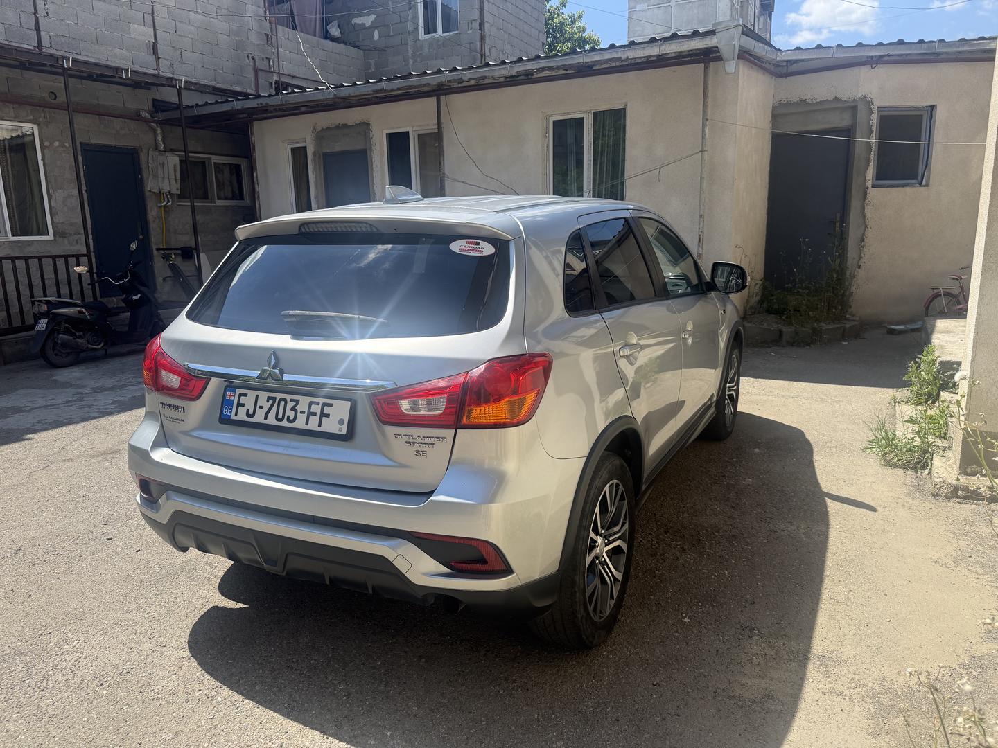 Mitsubishi Outlander Sport 2018 — photo 2