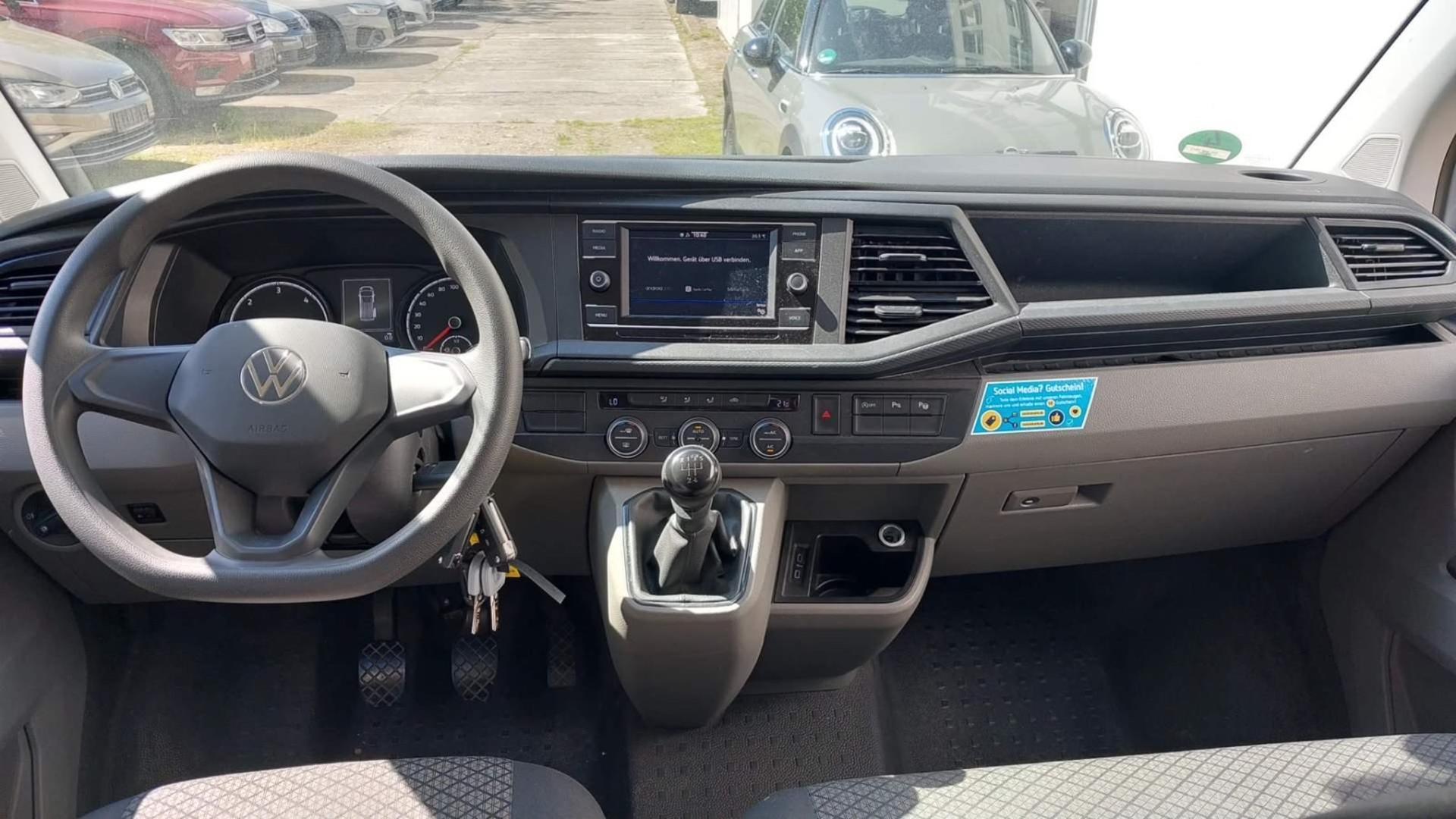 Volkswagen Transporter 2022 — photo 2
