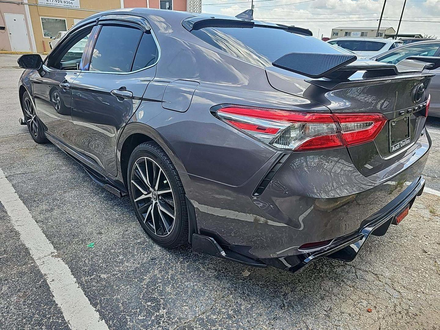 Toyota Camry 2024 — photo 2