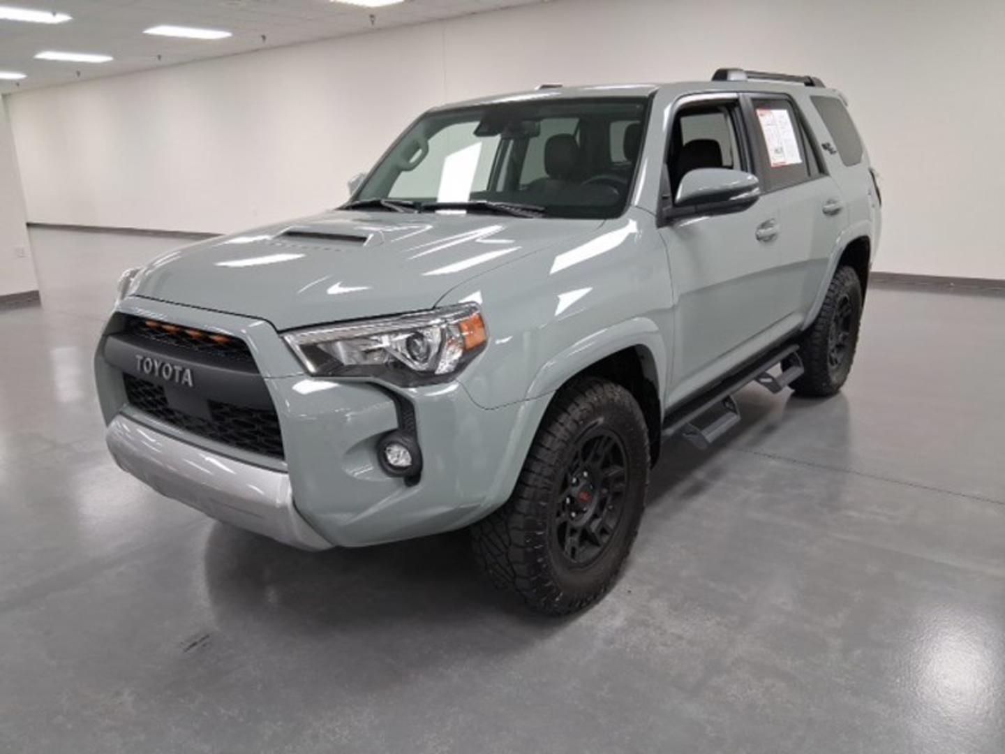 Toyota 4Runner 2023 — photo 2