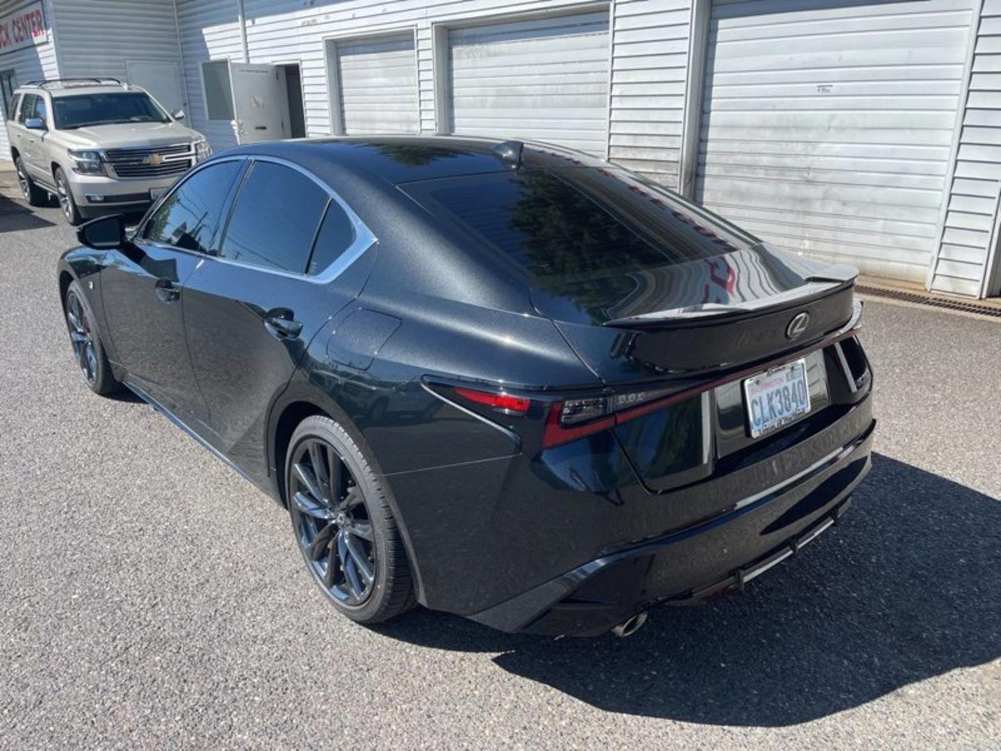 Lexus IS 350 2024 — photo 2