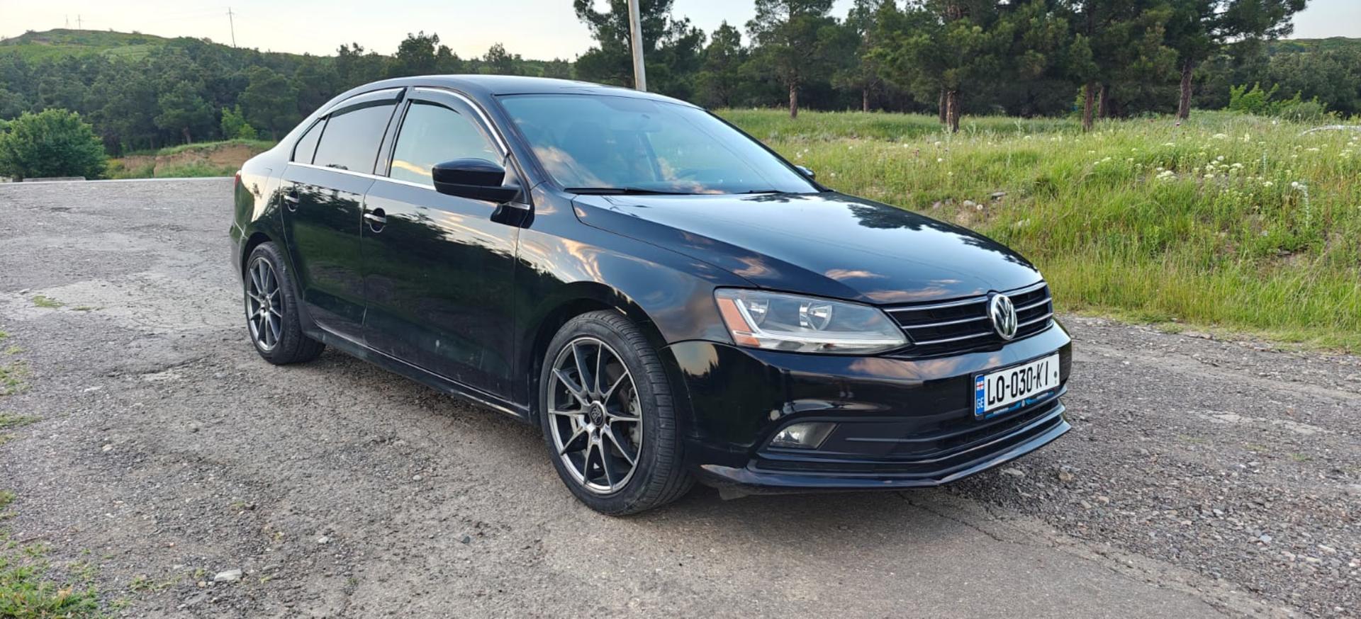 Volkswagen Jetta 2017 — photo 2