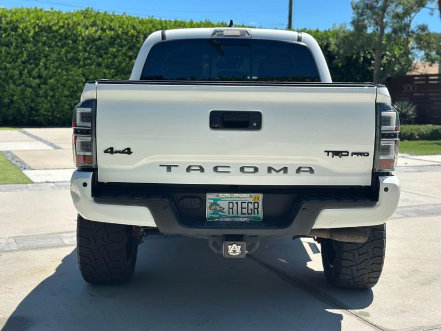Toyota Tacoma 2020 — photo 2