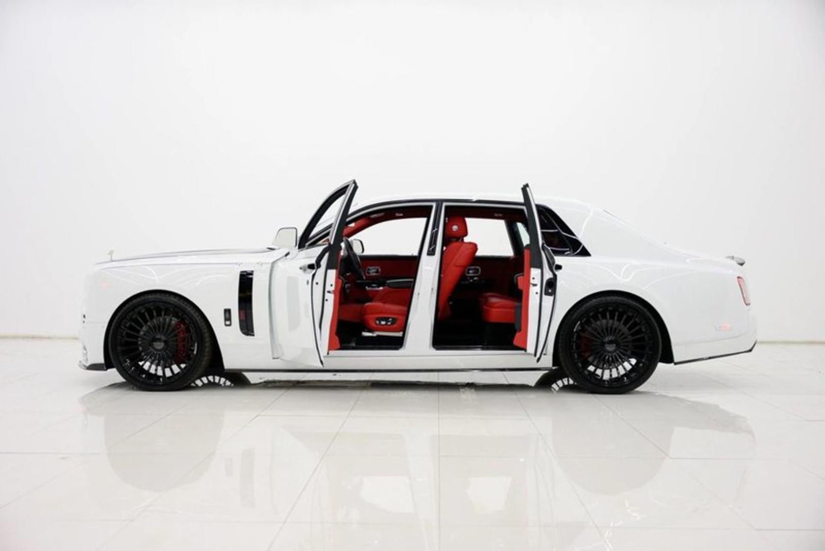 Rolls-Royce Phantom 2023 — photo 2