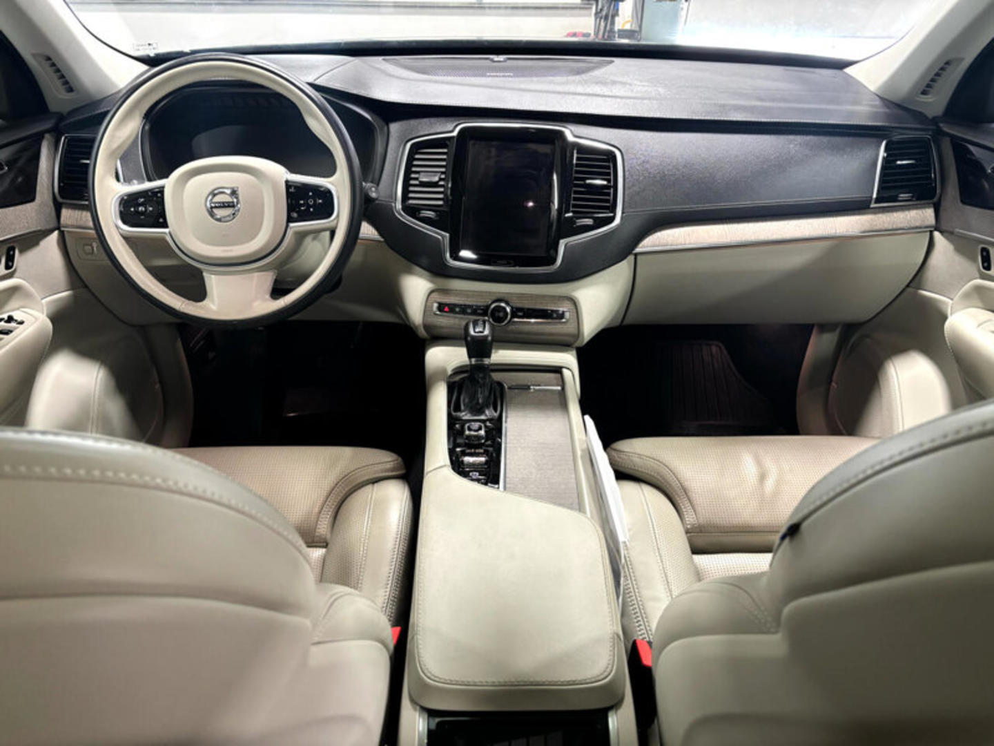 Volvo XC90 2021 — photo 2