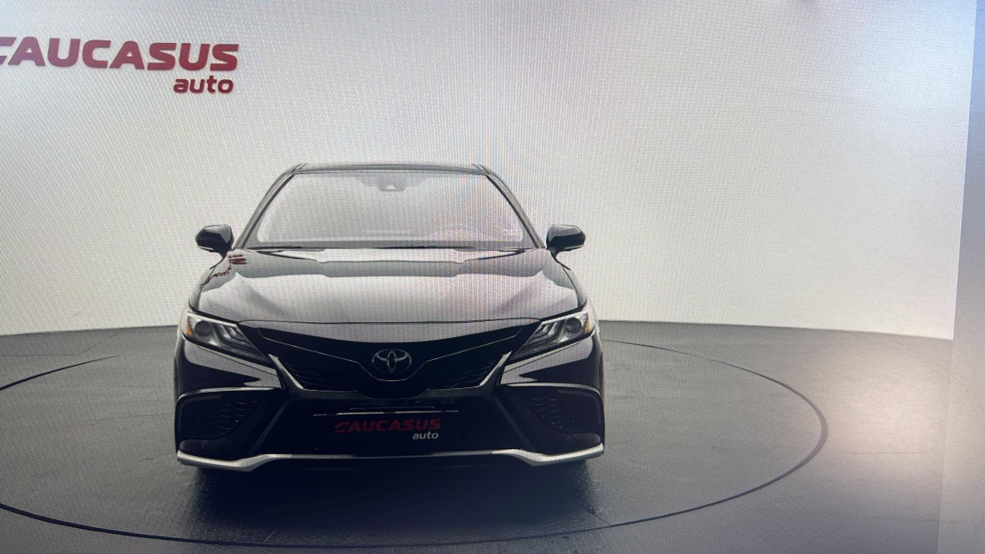 Toyota Camry 2023 — photo 2