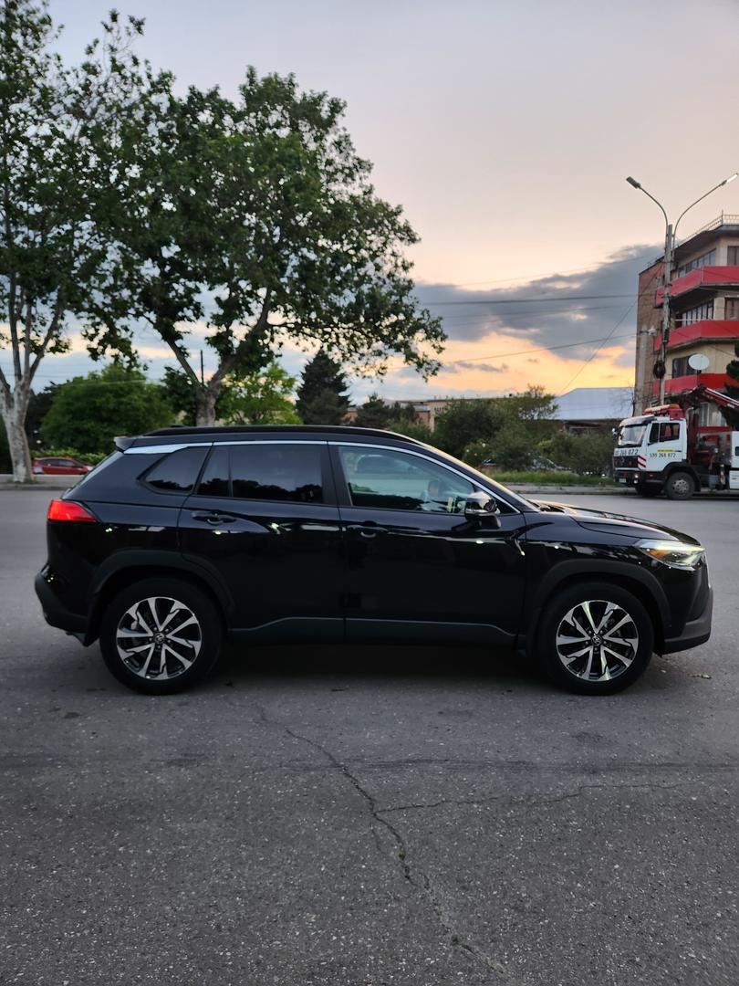 Toyota Corolla Cross 2023 — photo 2