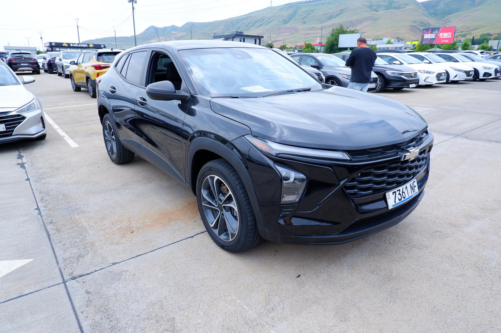 Chevrolet Trax 2023 — photo 2
