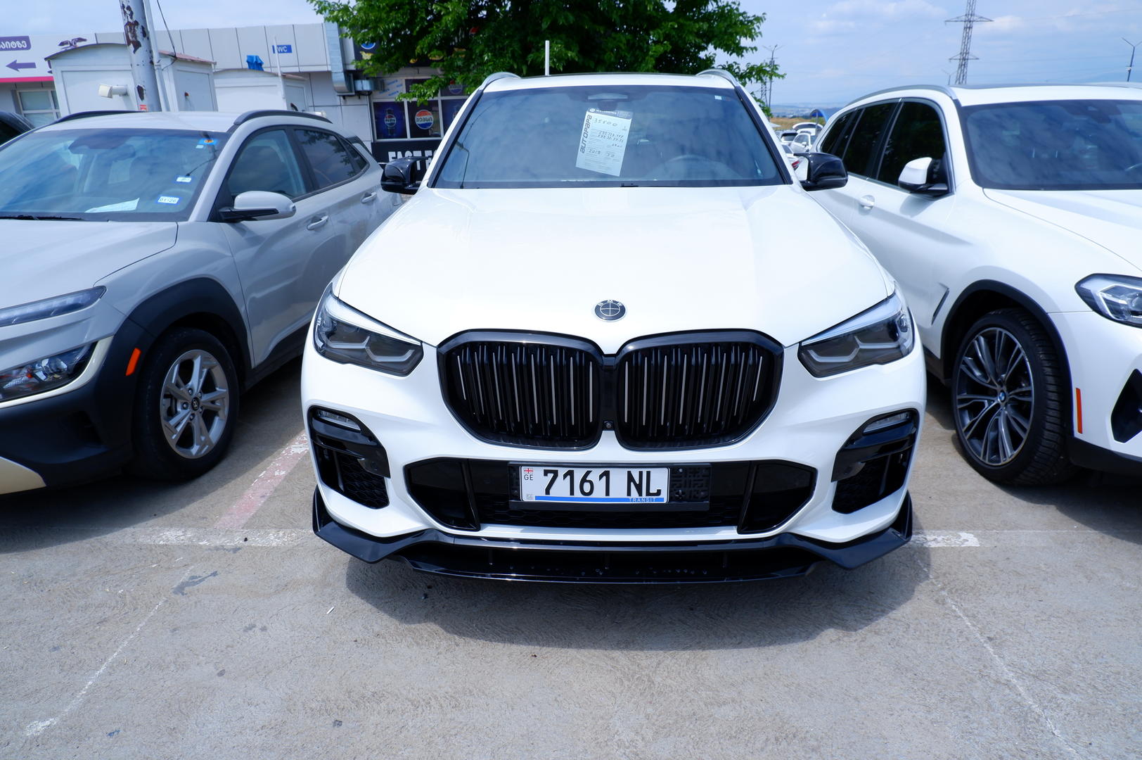 BMW X5 2018 — photo 2