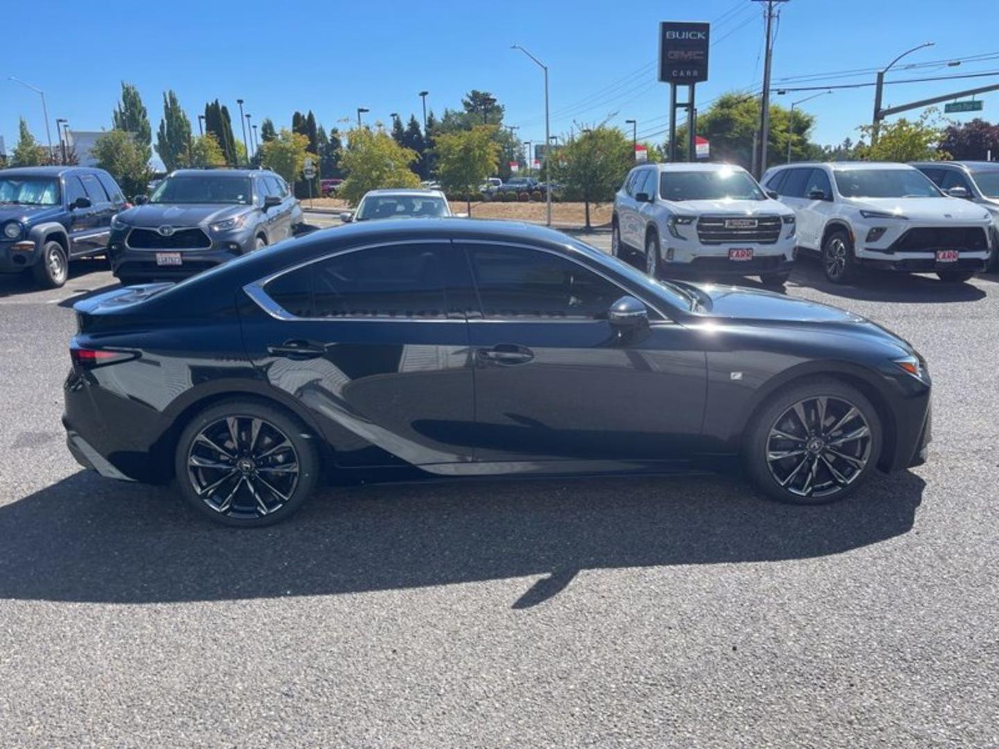 Lexus IS 350 2024 — photo 2