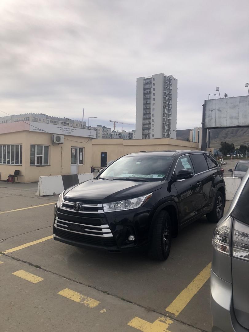 Toyota Highlander 2018 — photo 2