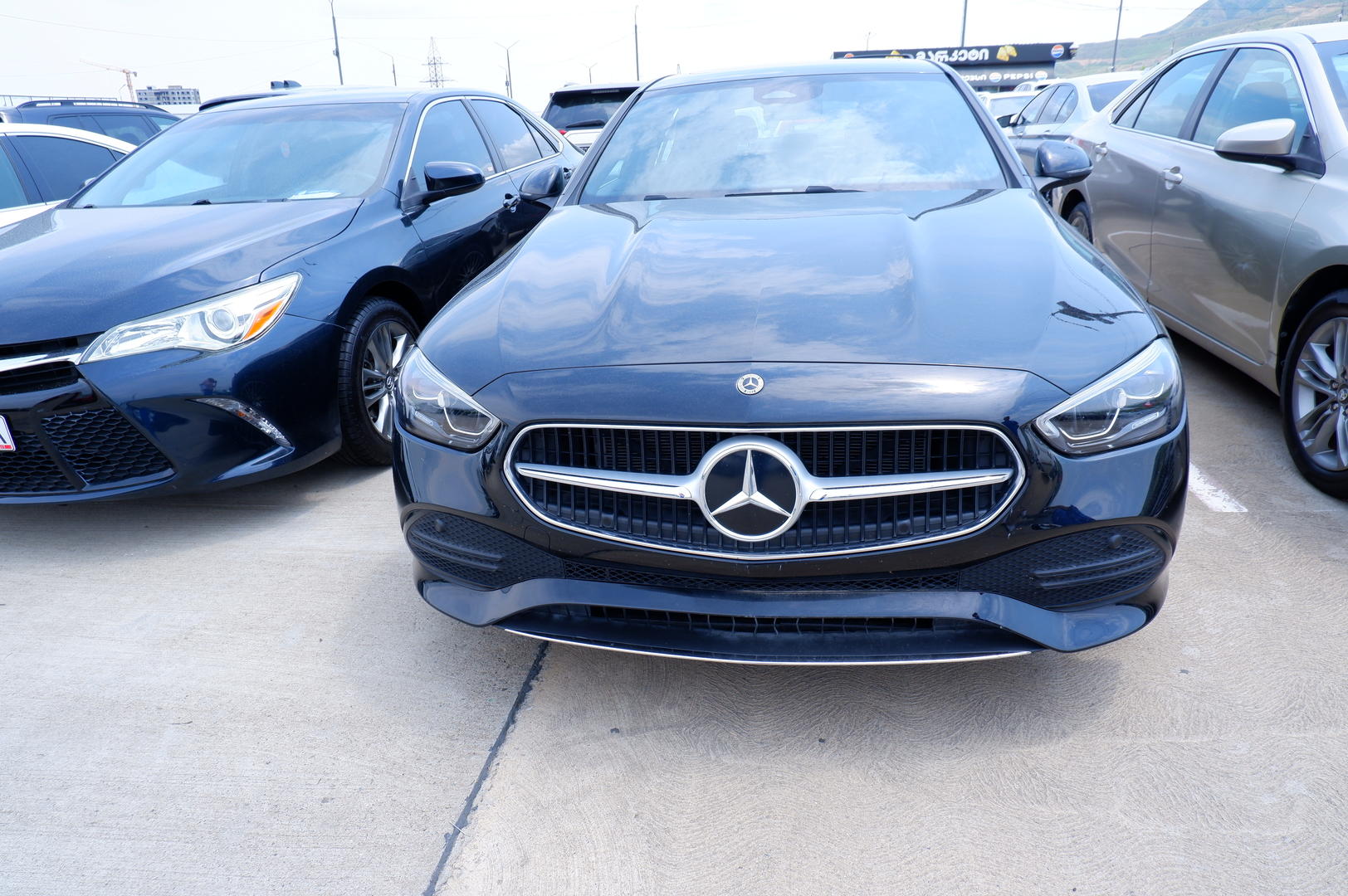 Mercedes-Benz C 300 2024 — photo 2