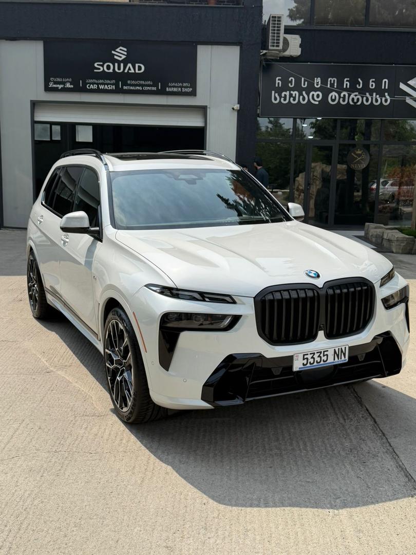 BMW X7 2023 — photo 2