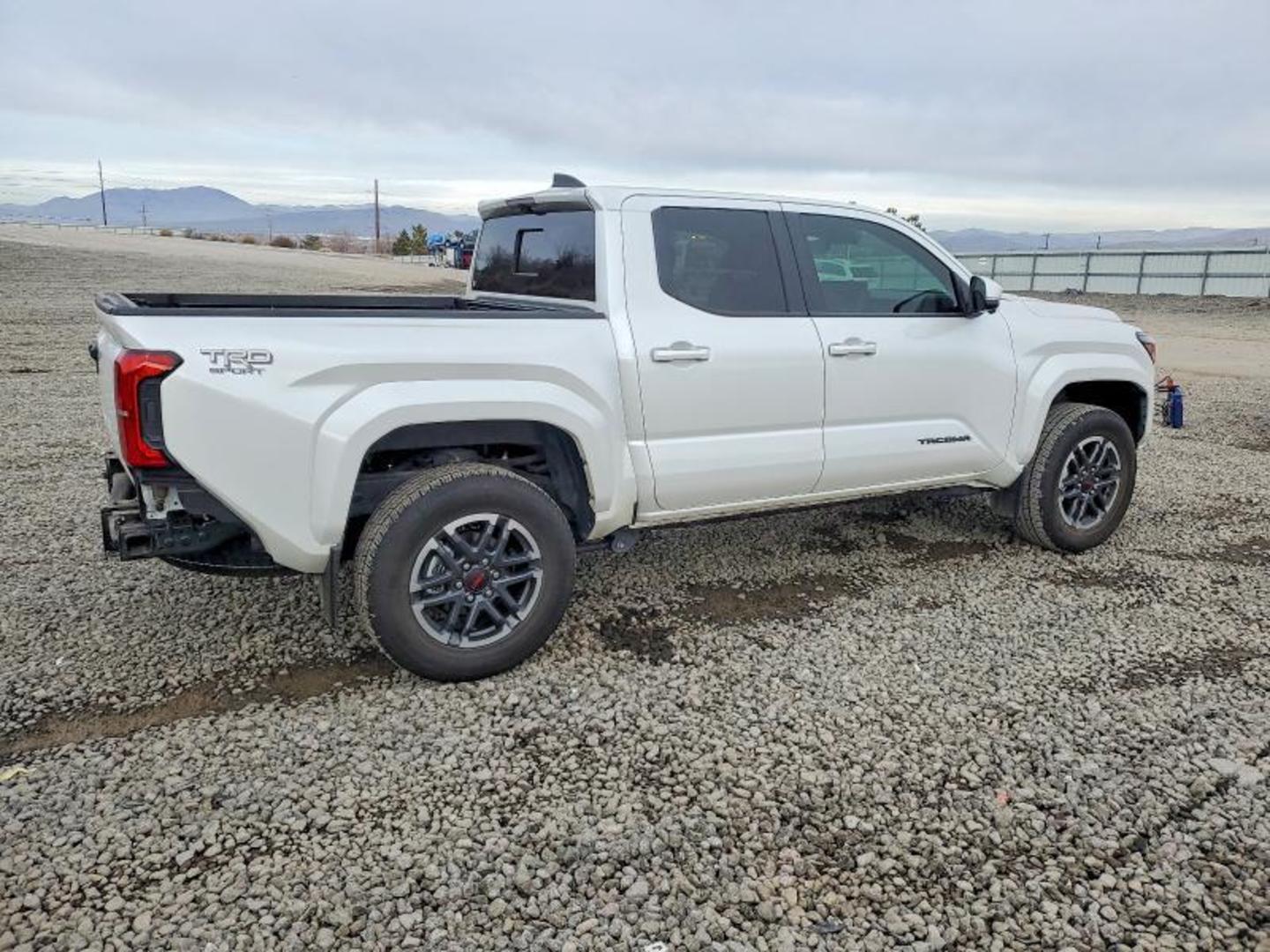 Toyota Tacoma 2024 — photo 2