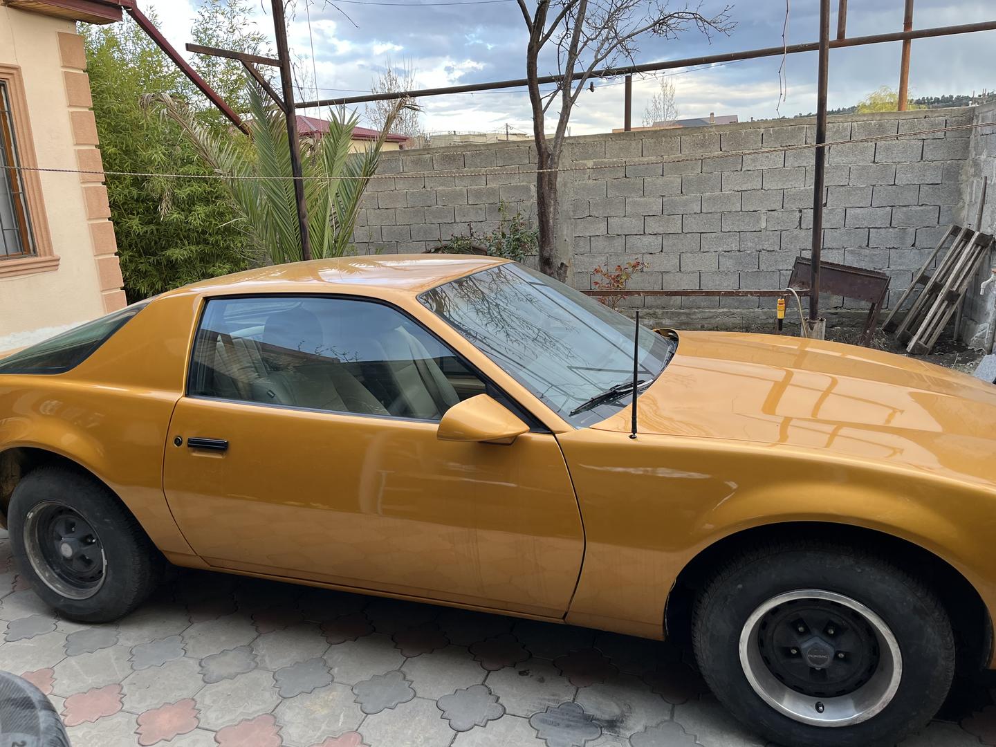 Pontiac Firebird 1985 — photo 2