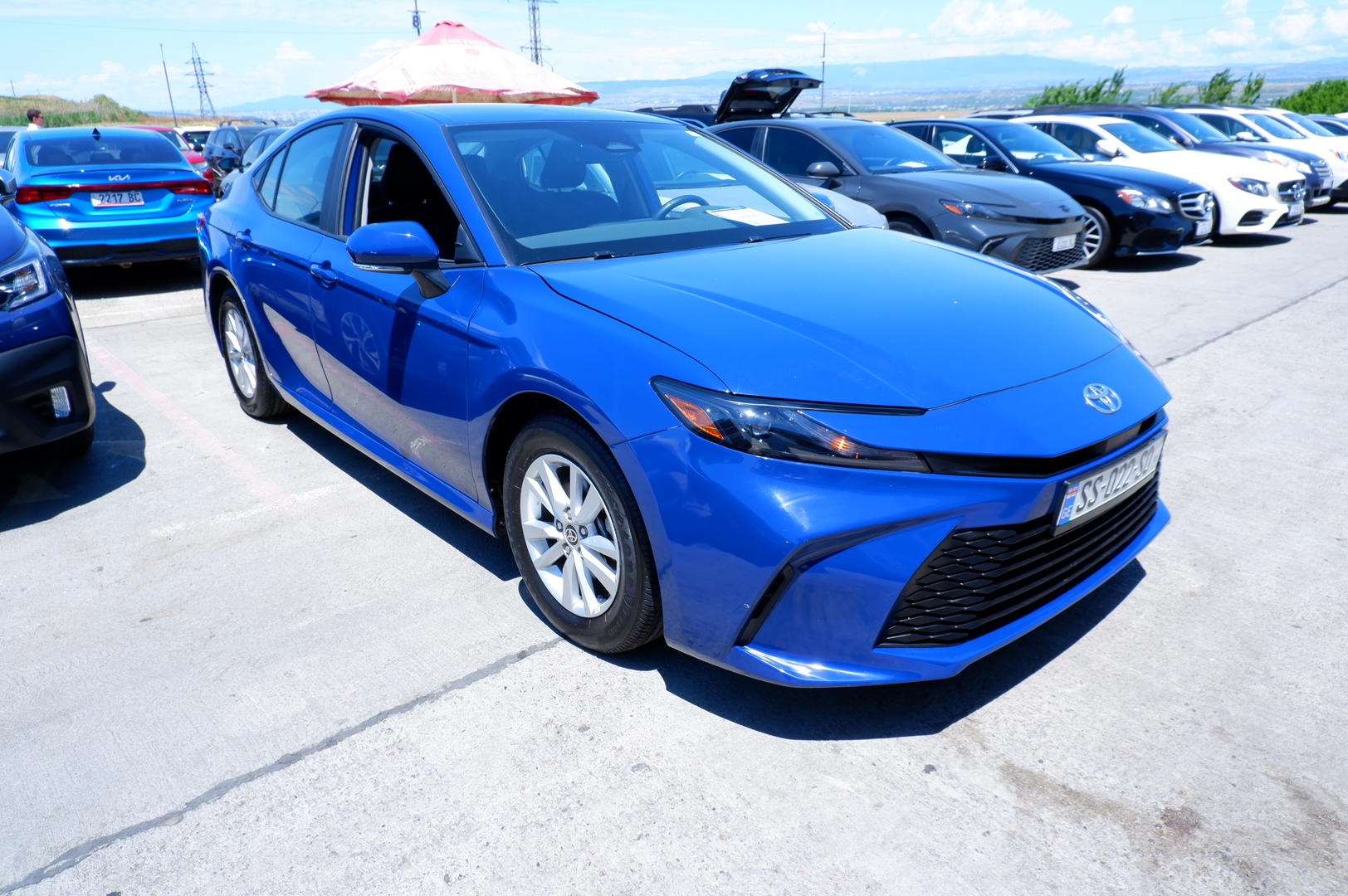 Toyota Camry 2024 — photo 2