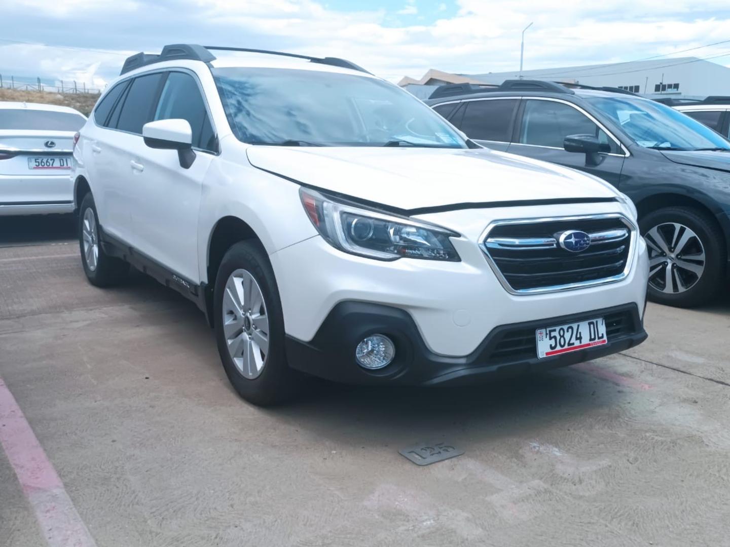 Subaru Outback 2017 — photo 2