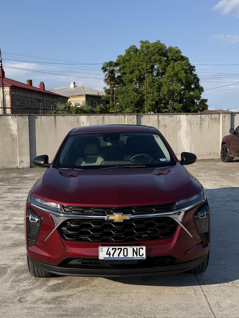 Chevrolet Trax 2023 — photo 2
