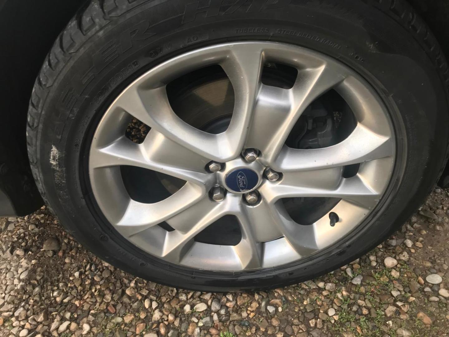 Ford Escape 2016 — photo 2