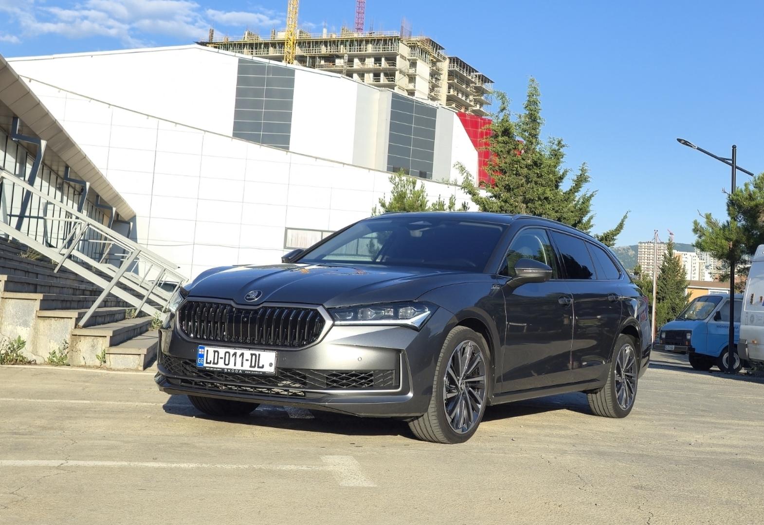 Skoda Superb 2026 — photo 2
