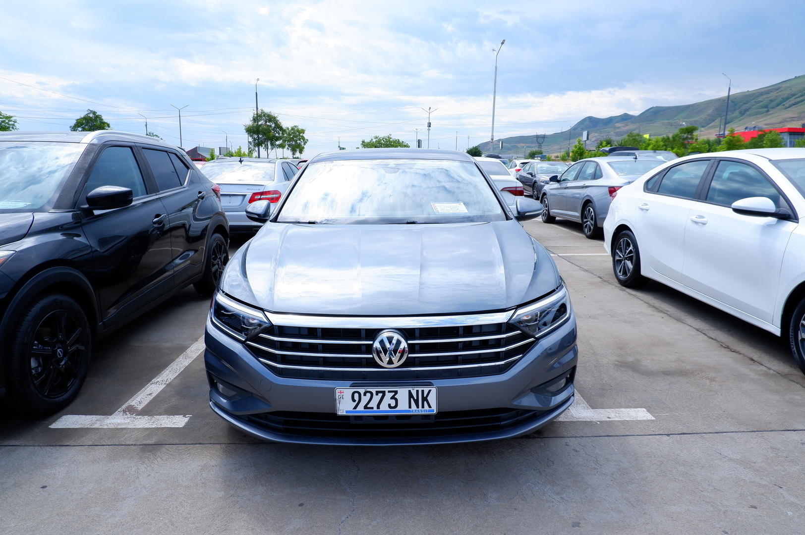 Volkswagen Jetta 2018 — photo 2