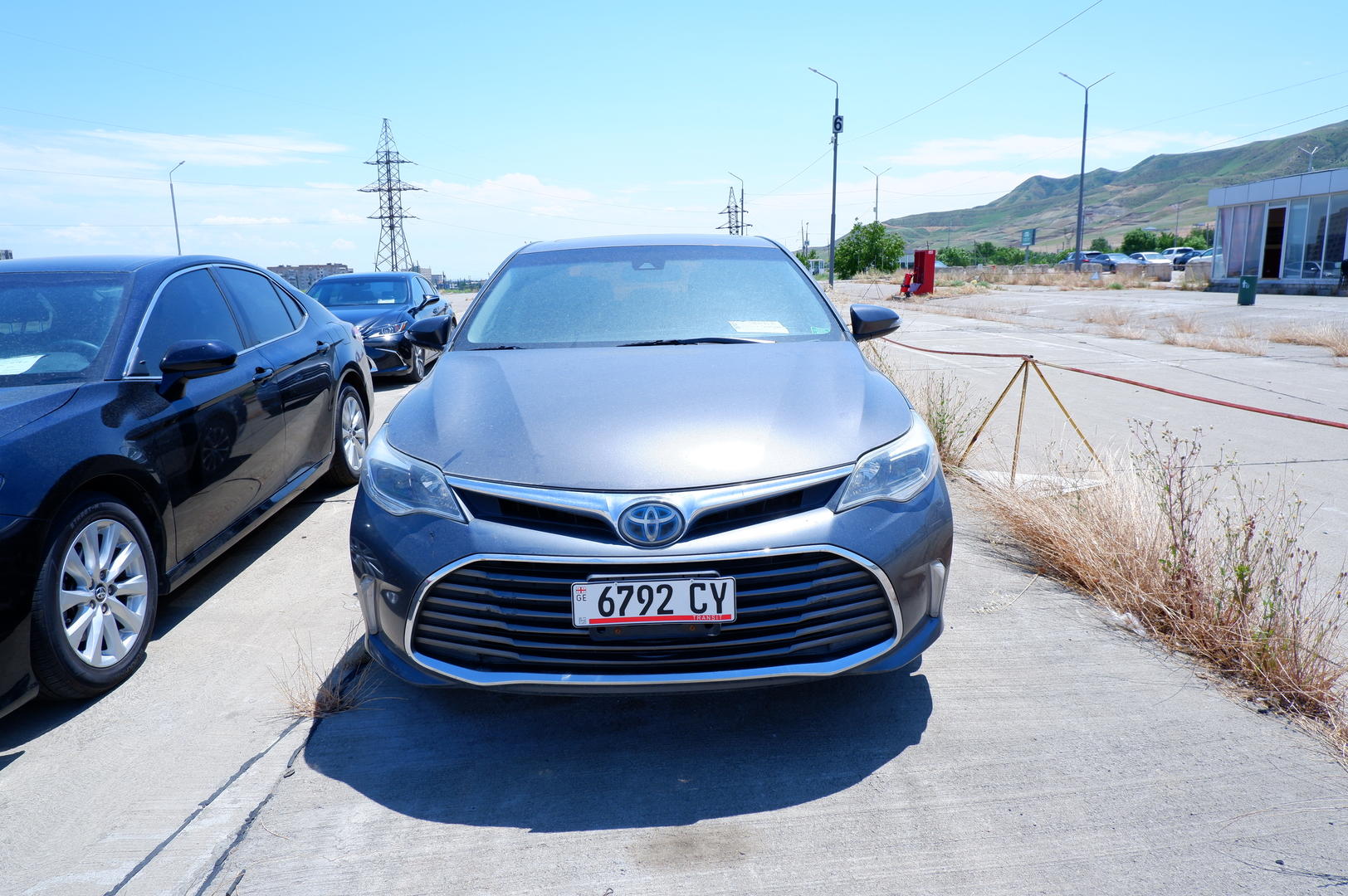 Toyota Avalon 2017 — photo 2