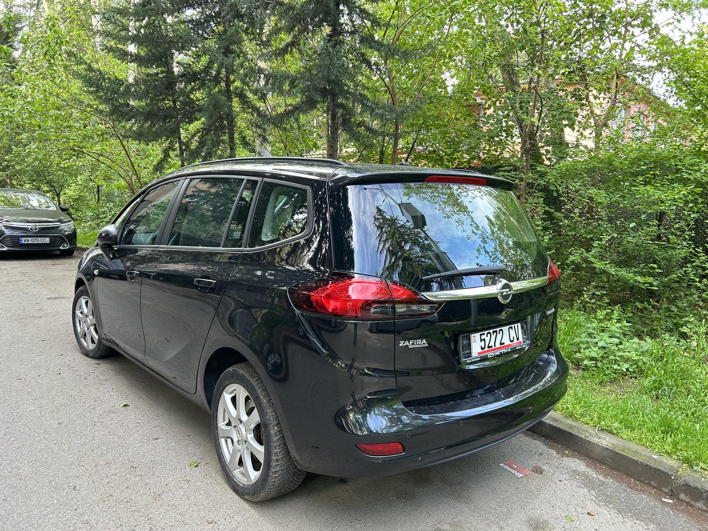 Opel Zafira 2013 — photo 2