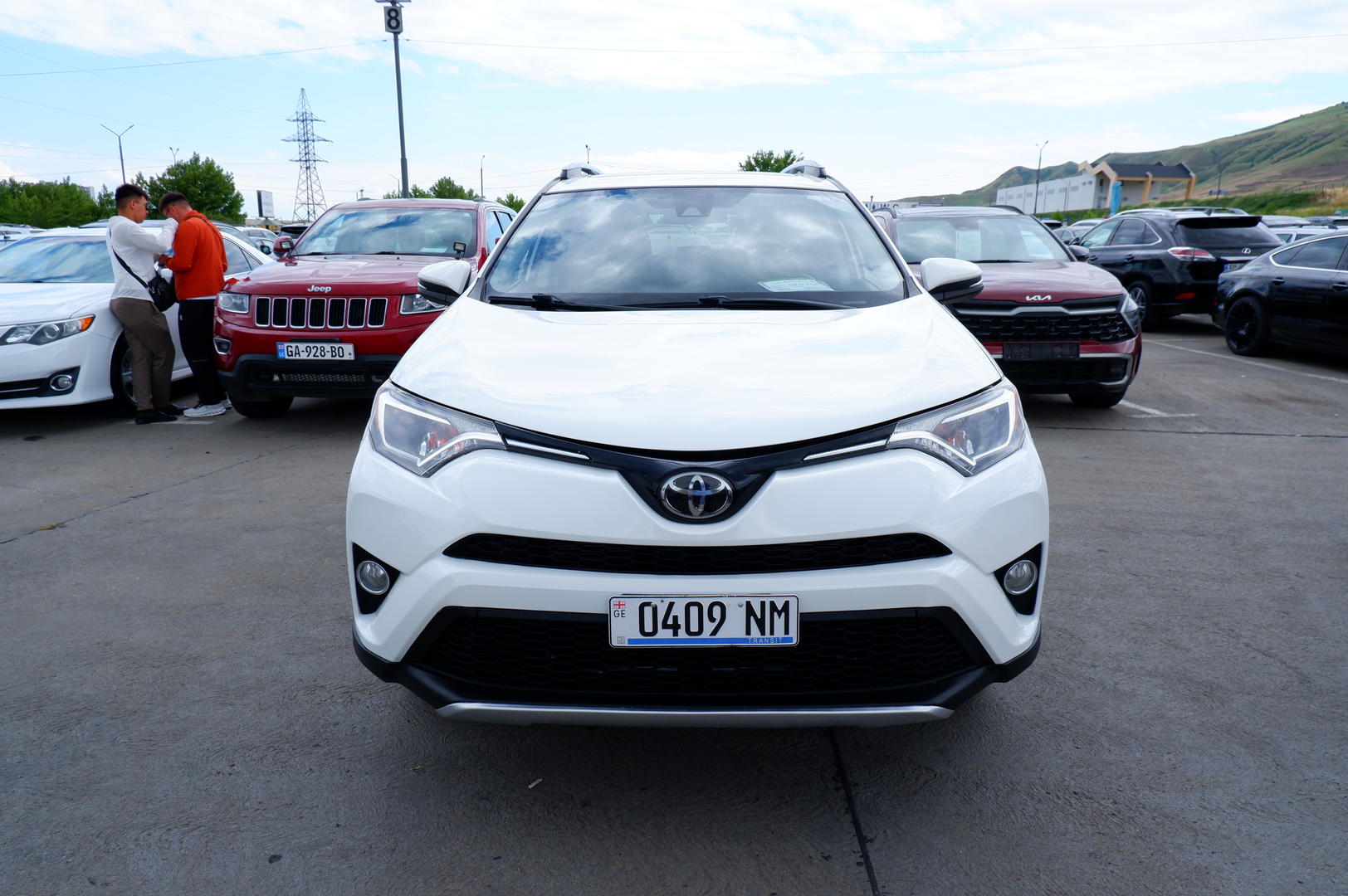 Toyota RAV4 2017 — photo 2