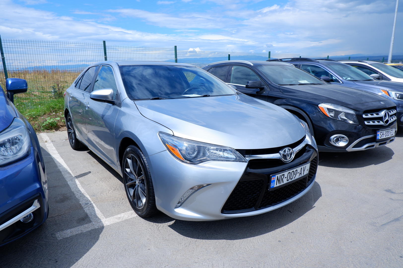 Toyota Camry 2015 — photo 2