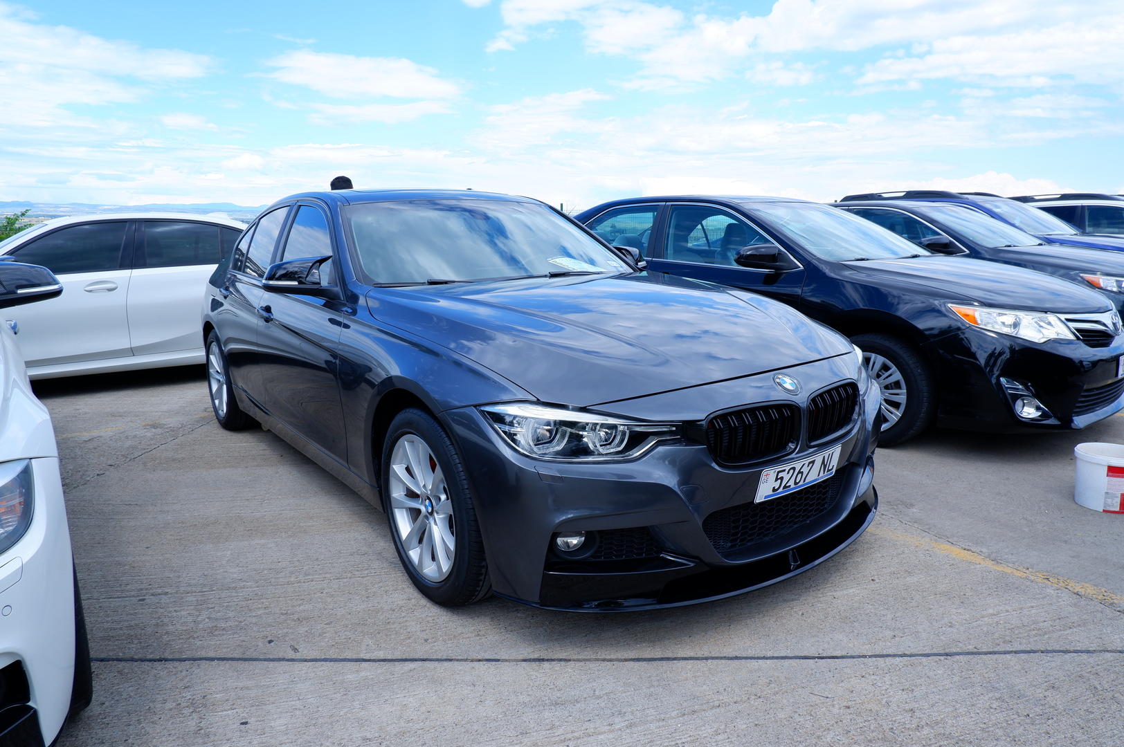 BMW 320 2018 — photo 2