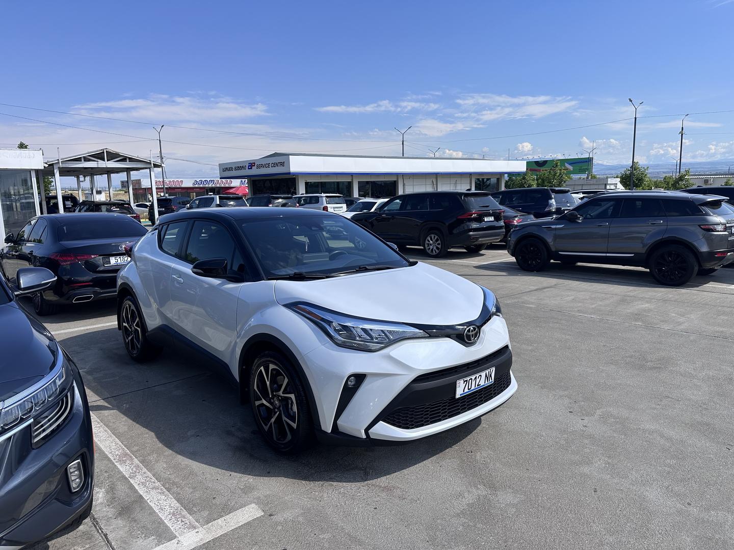 Toyota C-HR 2022 — photo 2