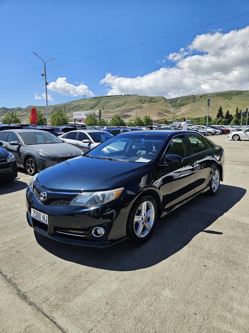 Toyota Camry 2014 — photo 2