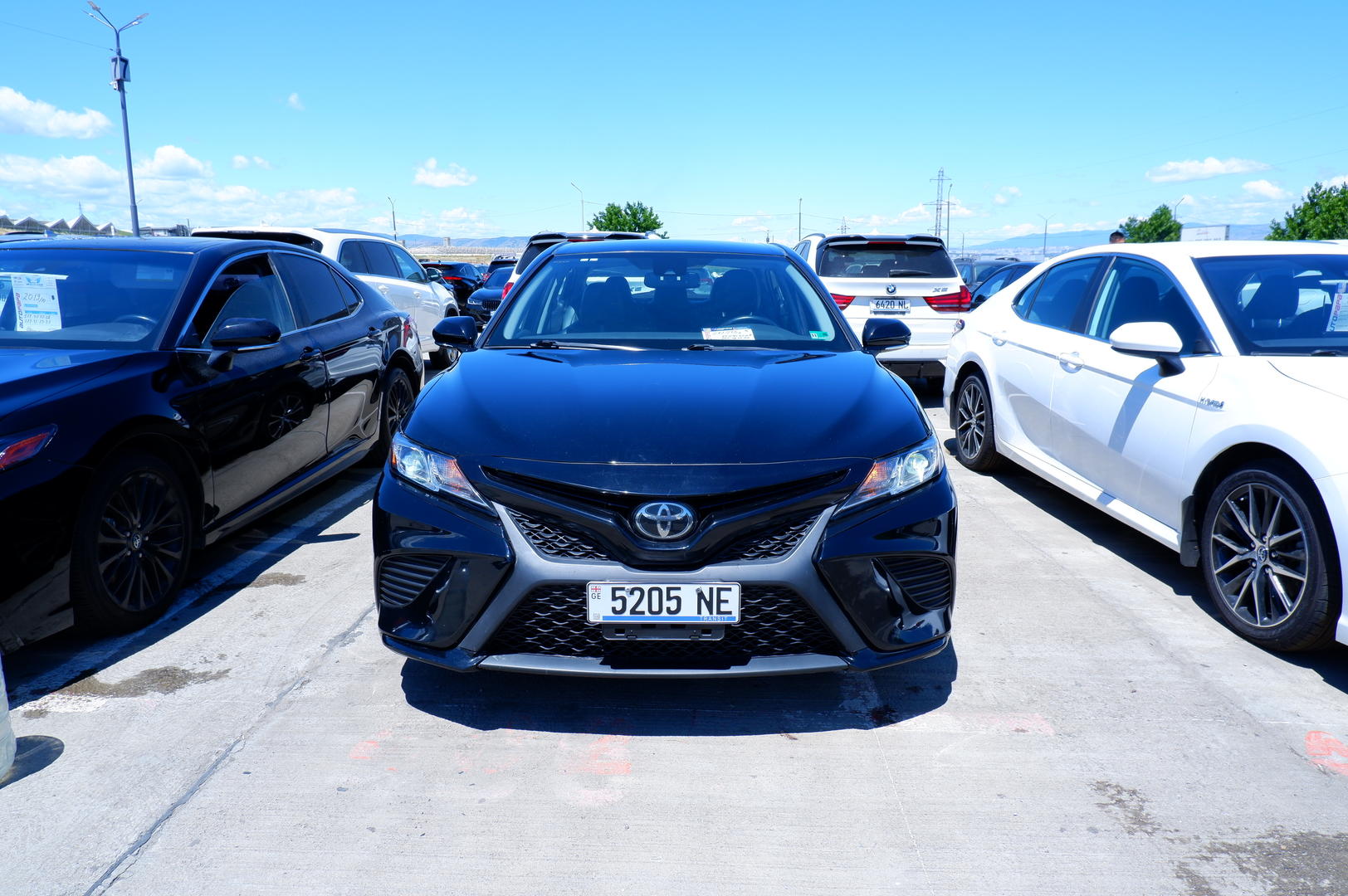 Toyota Camry 2020 — photo 2