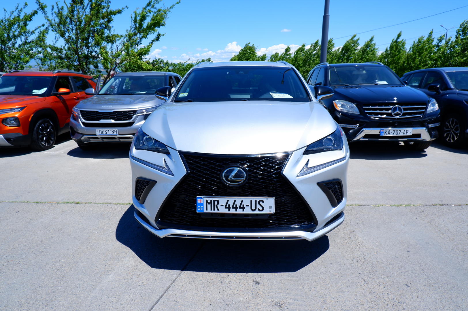 Lexus NX 300 2018 — photo 2