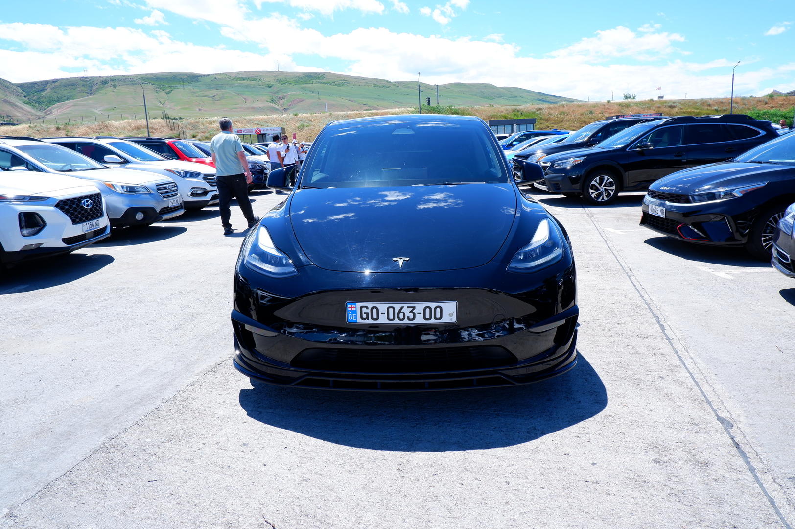 Tesla Model Y 2022 — photo 2